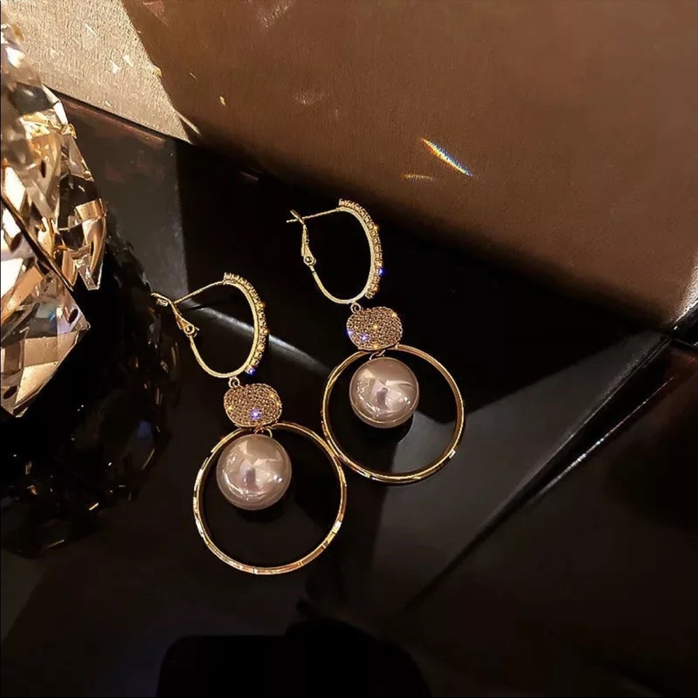 New White Pearl Drop Earrings - Picture 3 of 7